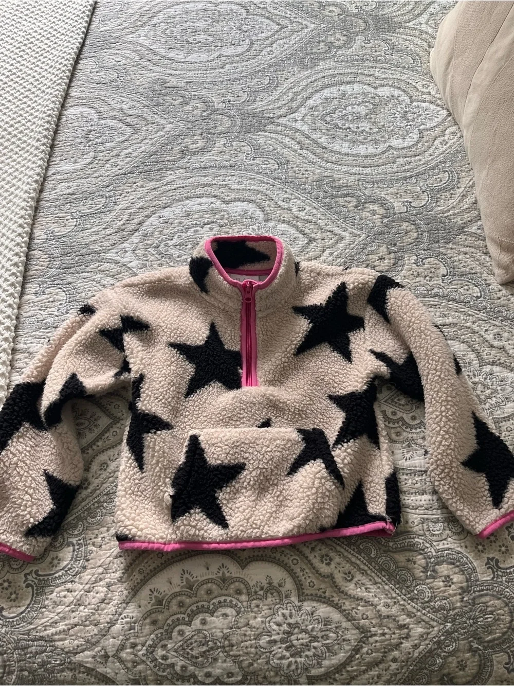 The Children's Place Cream Fleece Pullover with Black Stars and Pink Trim